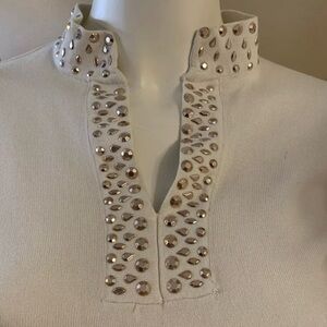 Classy cream rose gold color studs woman’s sweater v neck size S #belldini